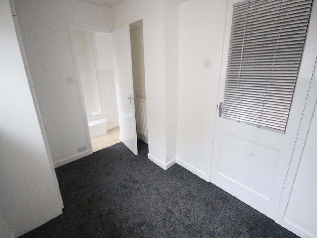 2 bedroom flat To Let in Earby - IMG_6192.jpg